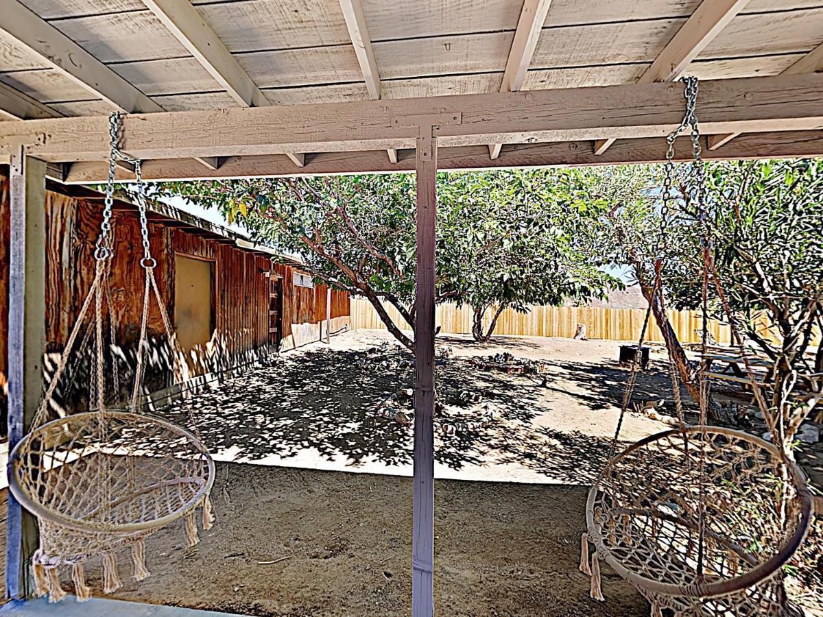 Rawhide Ranch - Walk To Pappy And Harriet'S With Hot Tub! Home Yucca Valley Exterior photo