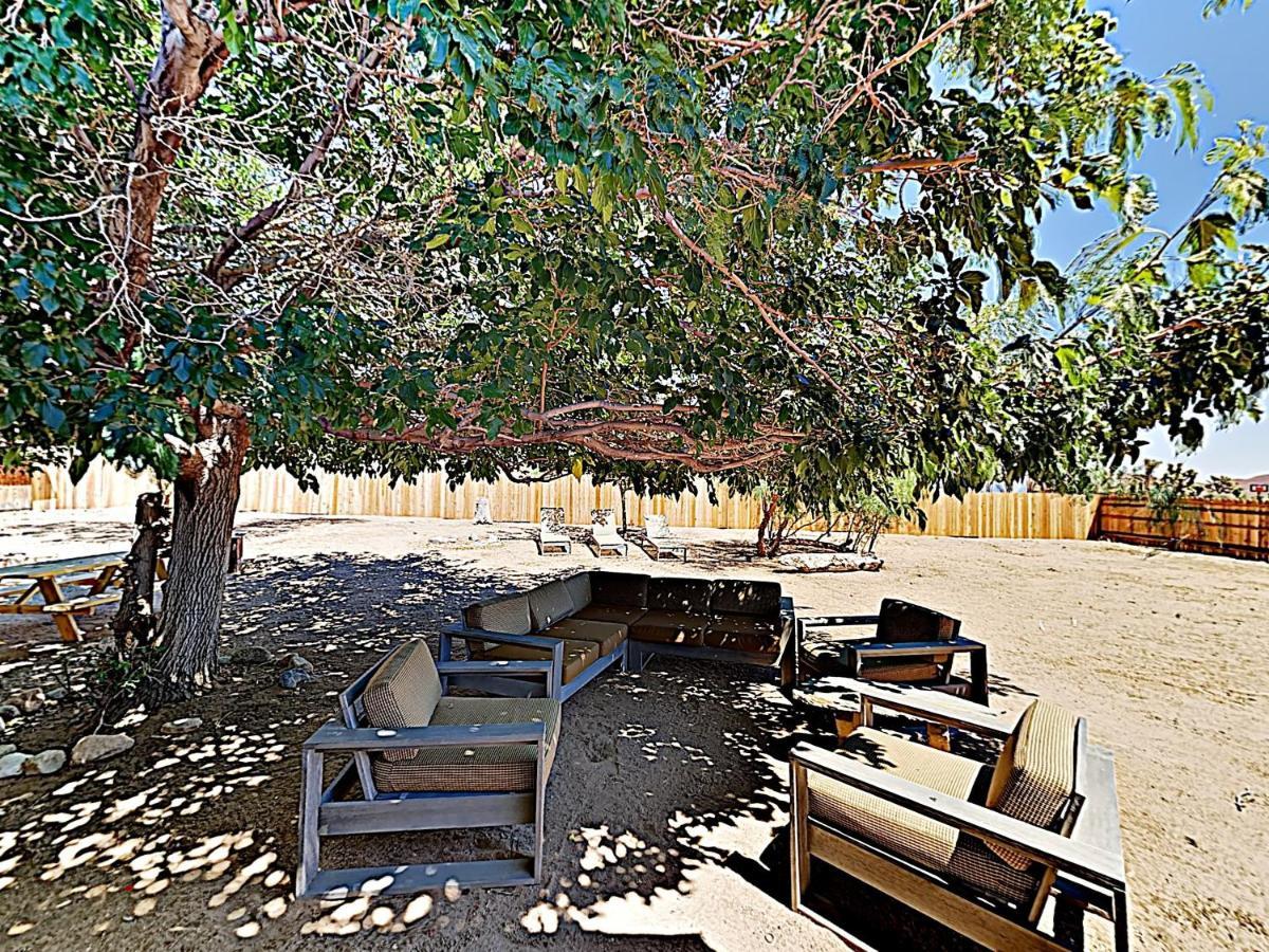 Rawhide Ranch - Walk To Pappy And Harriet'S With Hot Tub! Home Yucca Valley Exterior photo